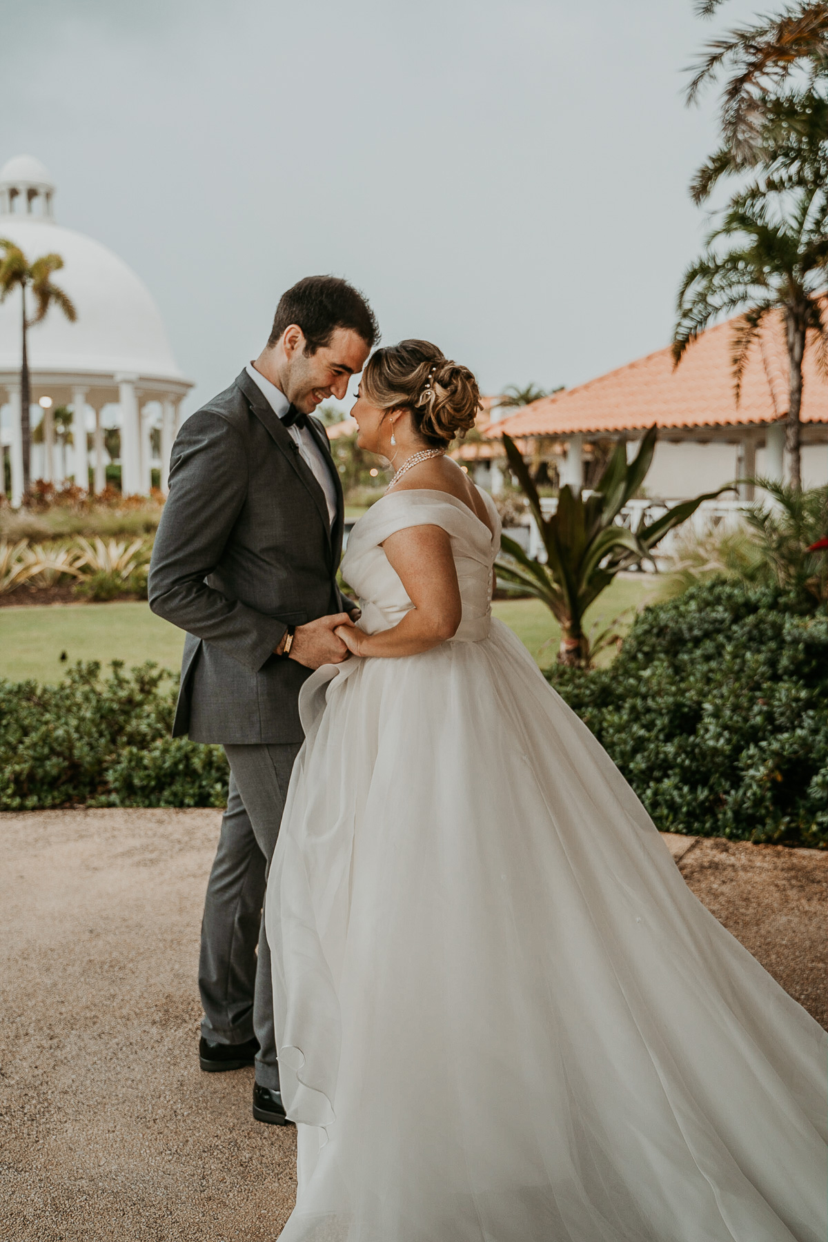 Persian wedding first look at Hyatt Rio Grande