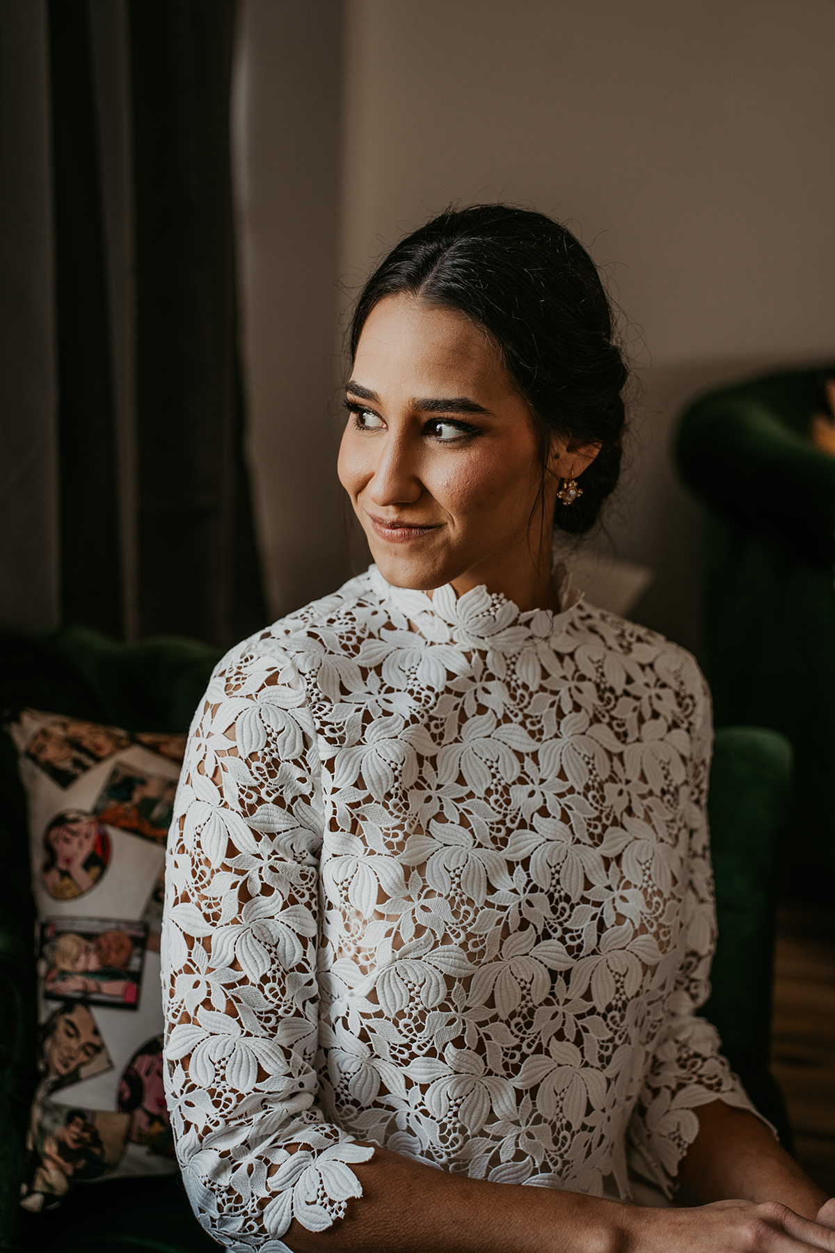 Bride getting ready at Aloft Ponce