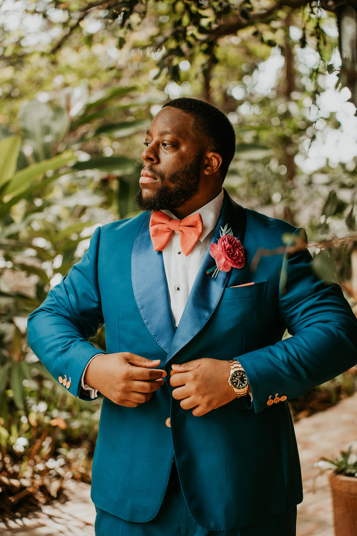 Groom getting ready at Hacienda Siesta Alegre