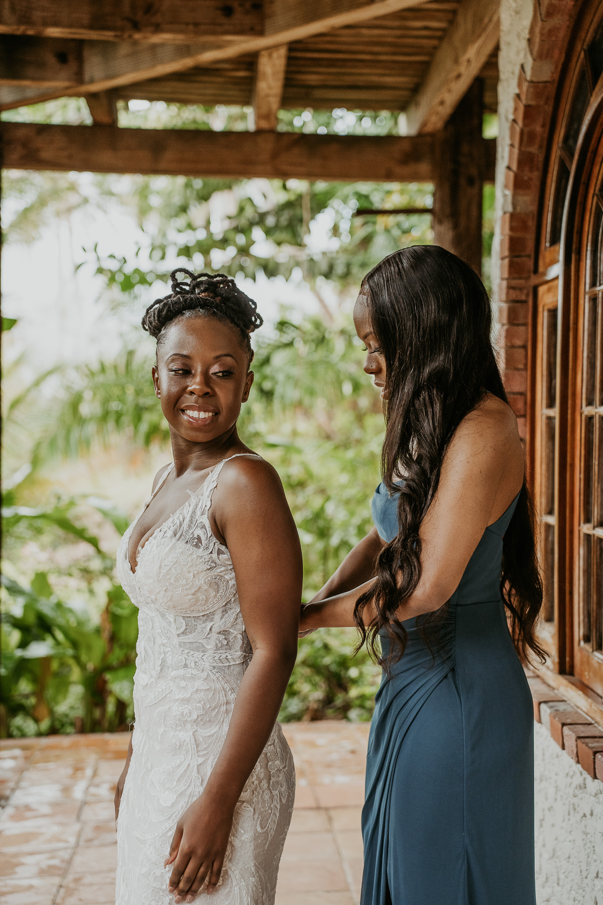 Bride getting ready at Hacienda Siesta Alegre