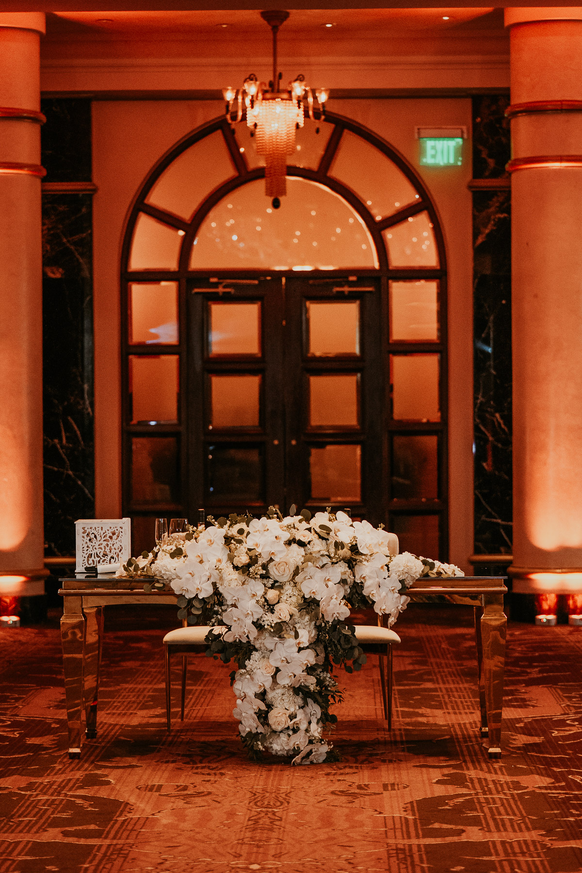 Floral and décor details at a Condado Vanderbilt wedding in San Juan