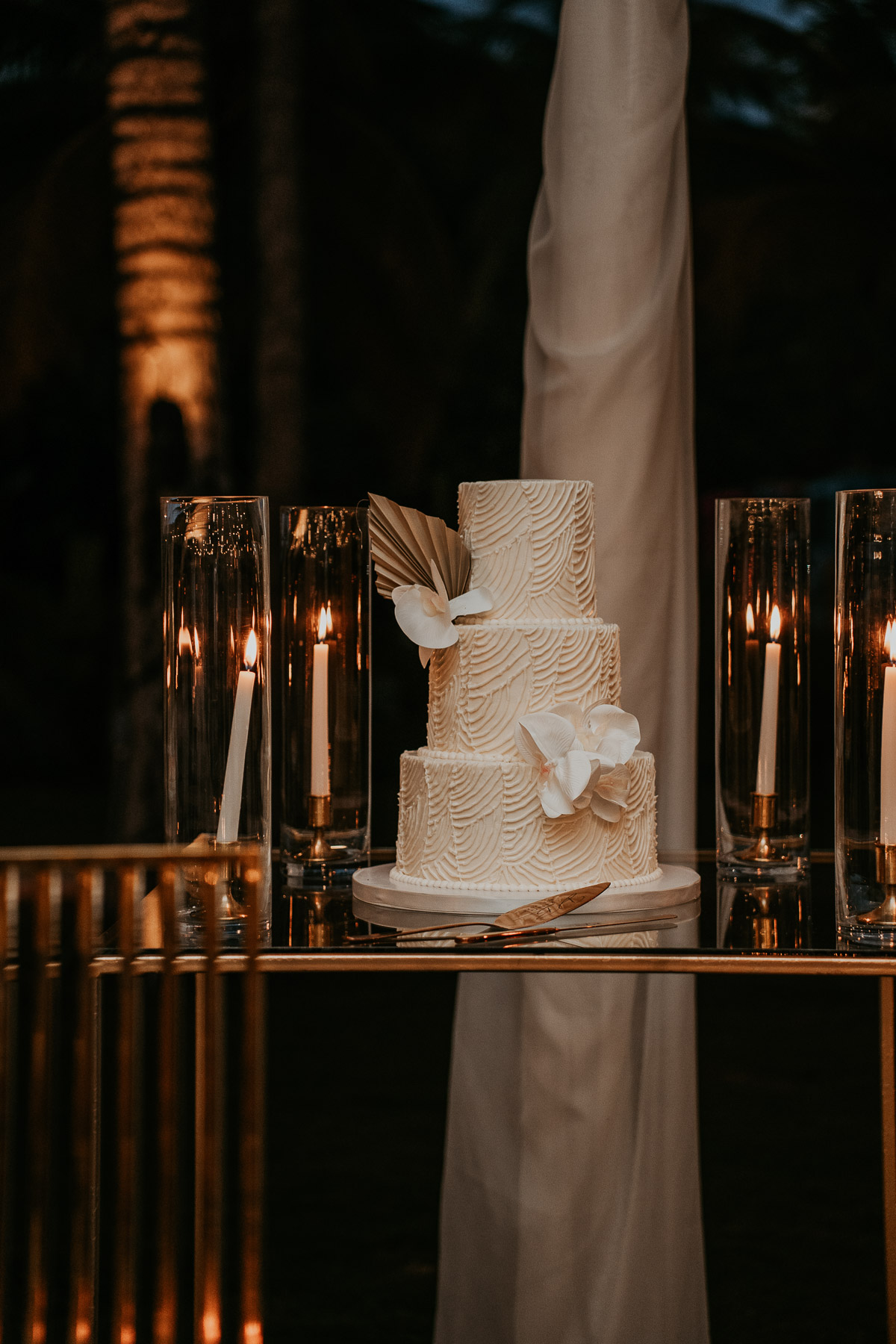 Cake detail at beach wedding.