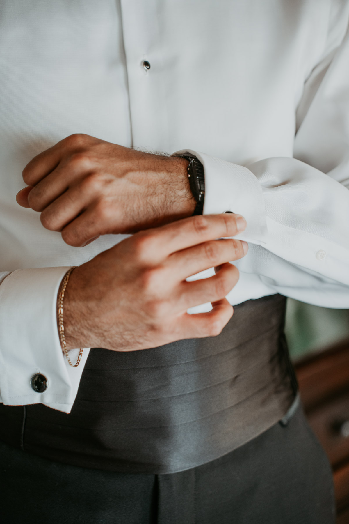 Groom getting ready at Hotel El Convento