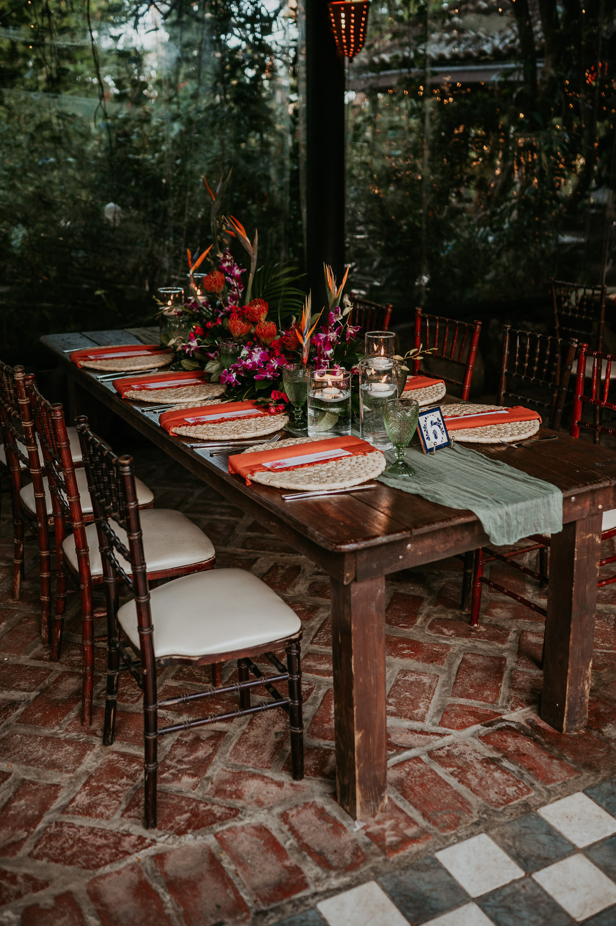 Elegant table setup at Hacienda Siesta Alegre