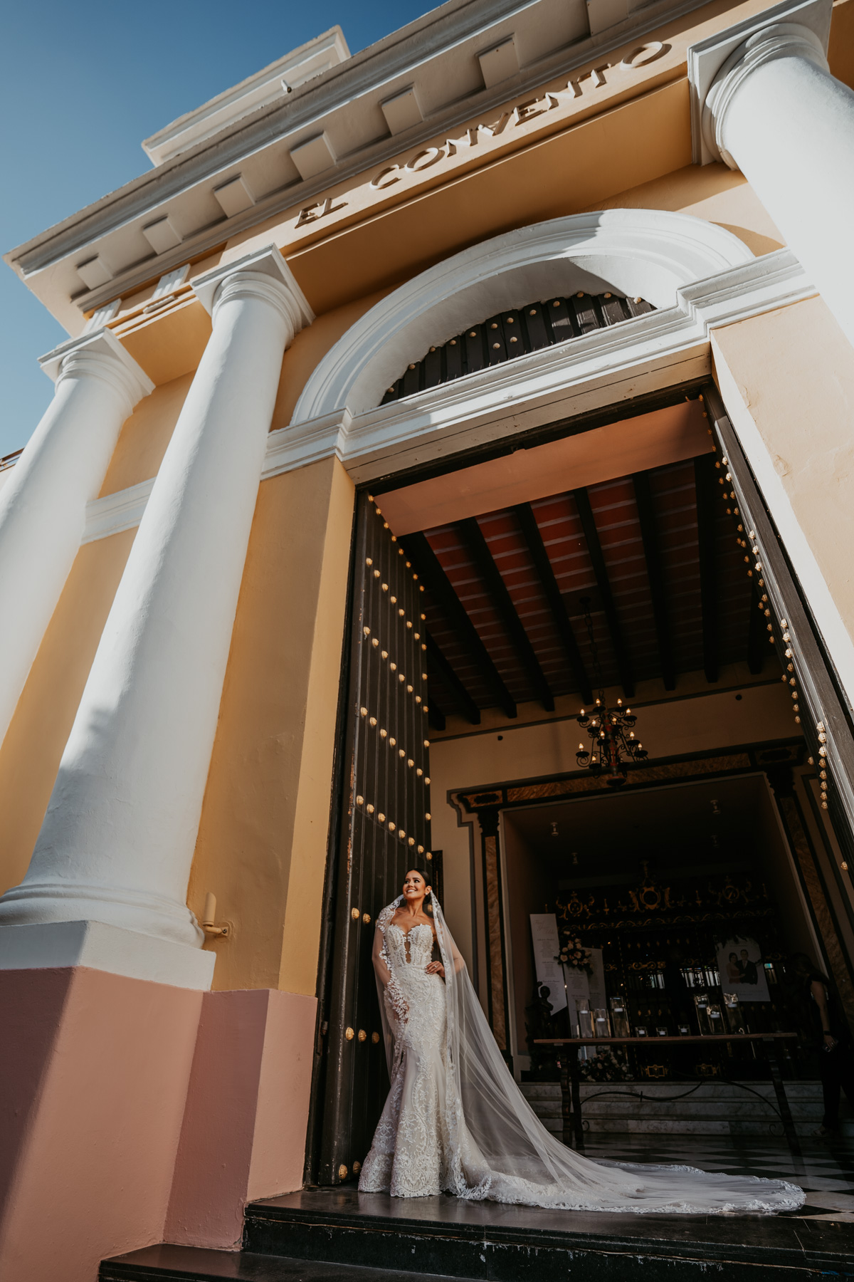 Bride portrait in front of Hotel El Covento