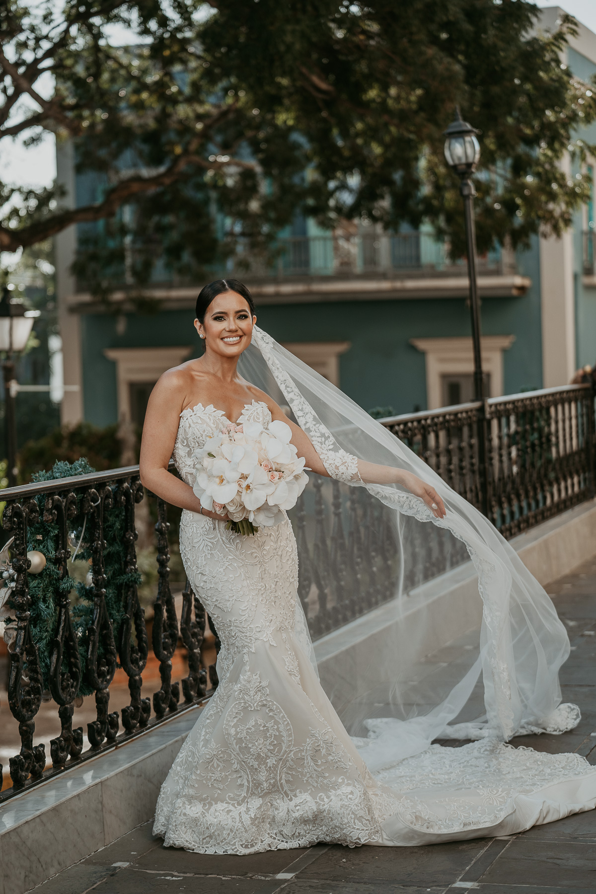 Bride portrait in front of Hotel El Covento