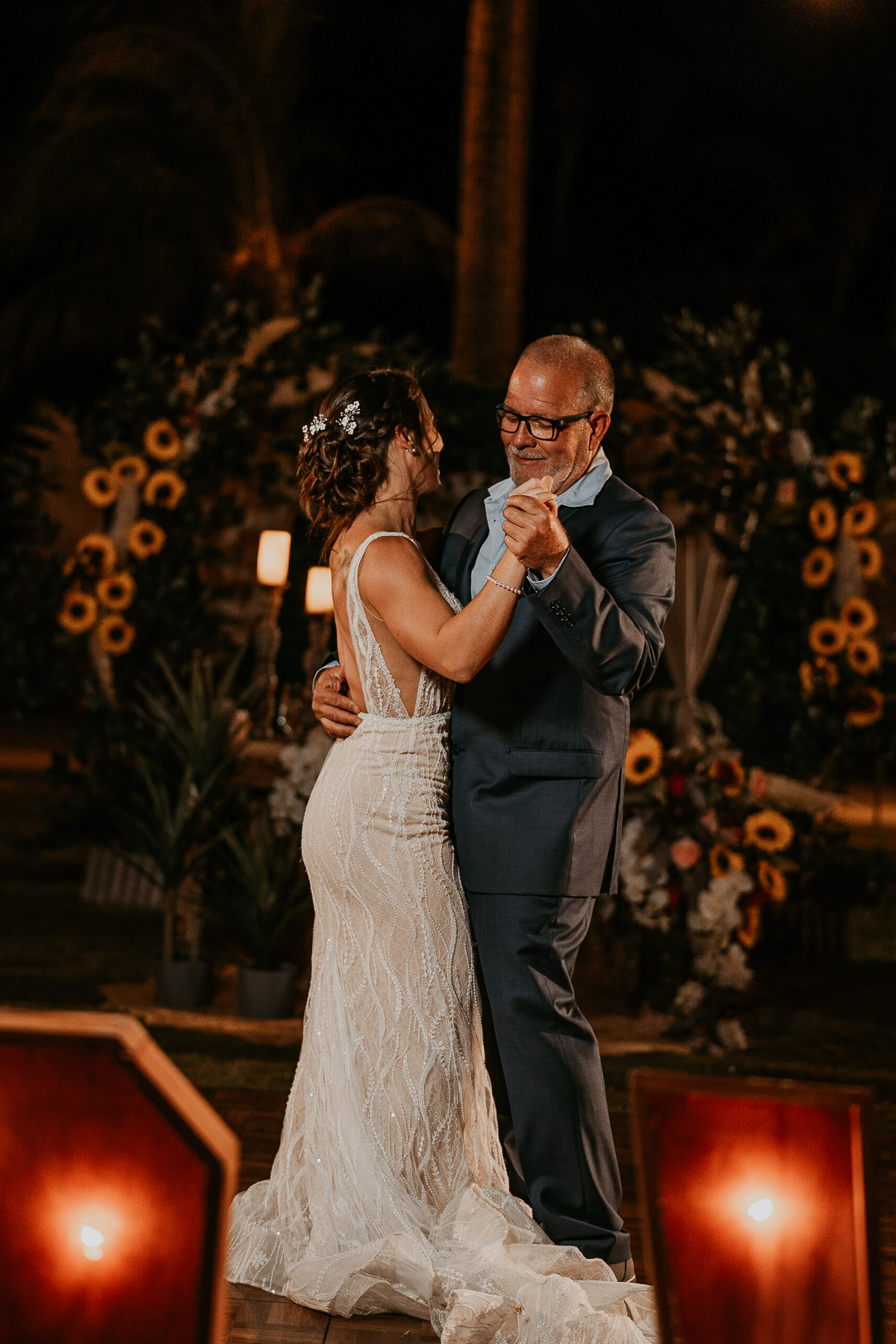 Daughter and father first dance.