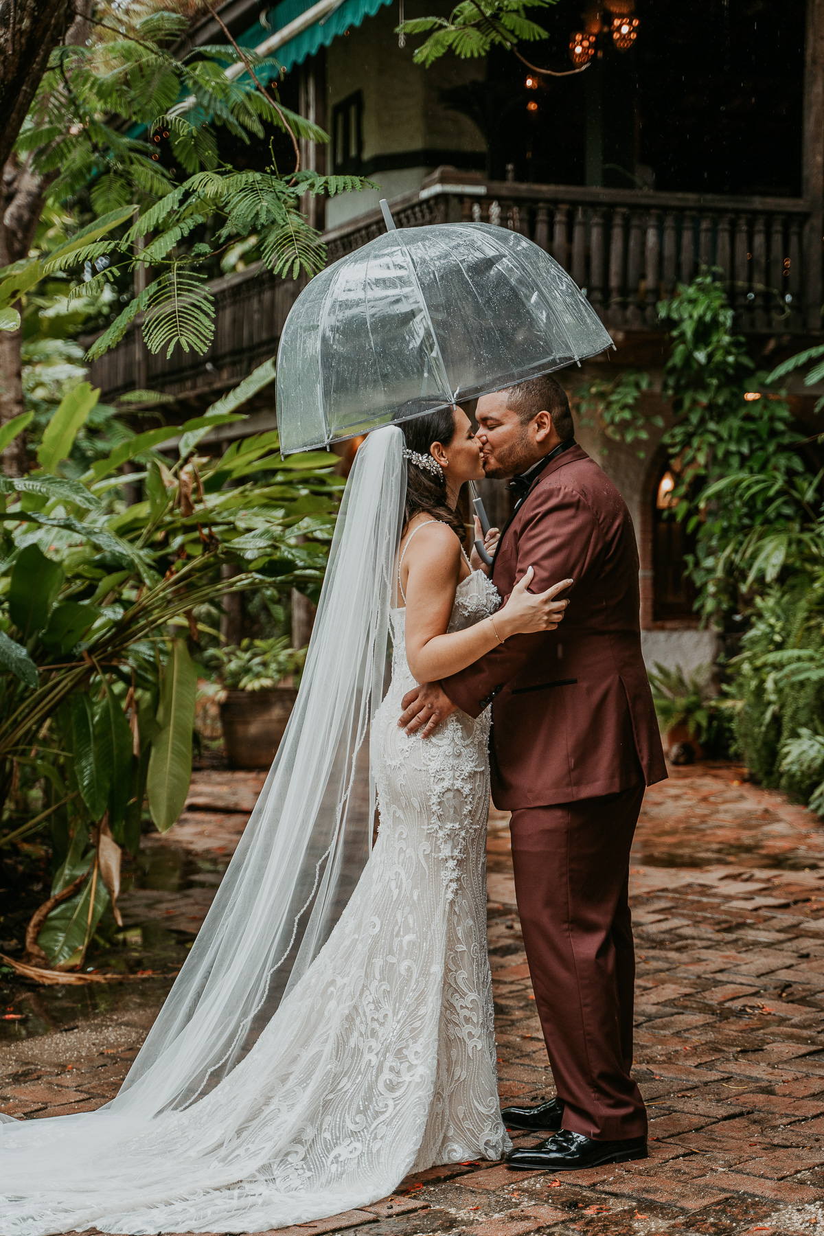 Bride and groom at bridal Suite in Hacienda Siesta Alegre