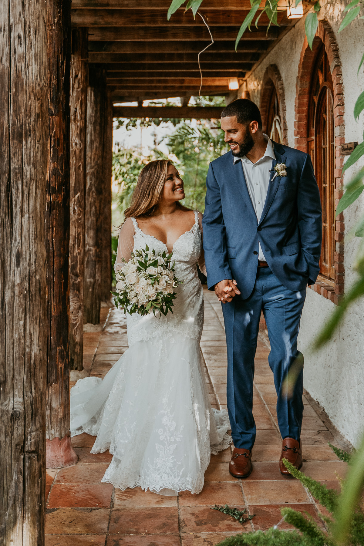 Bride and Groom at Bridal Suite in Hacienda Siesta Alegre