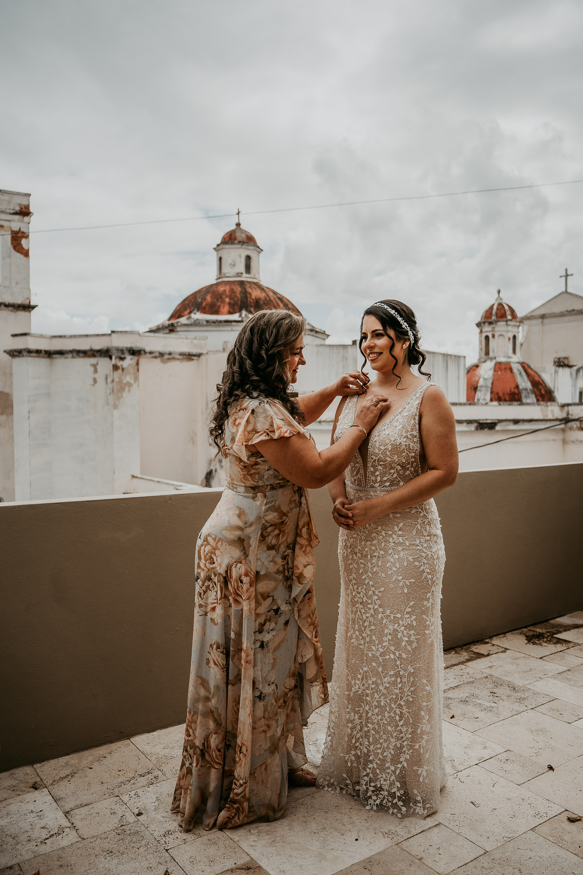 Bride and mom during getting ready in Puerto Rico