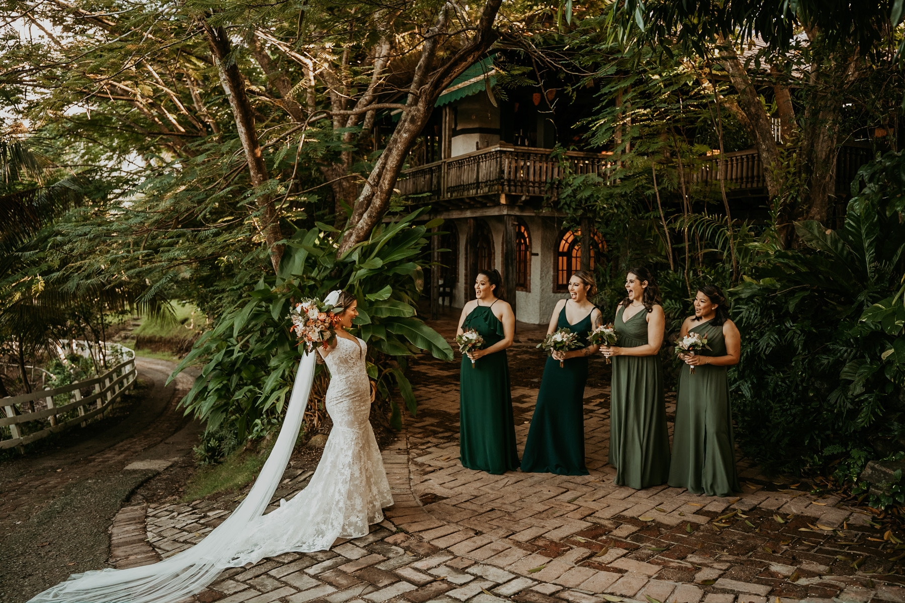 Bridesmaids with green dress Hacienda Siesta Alegre for Destination Wedding