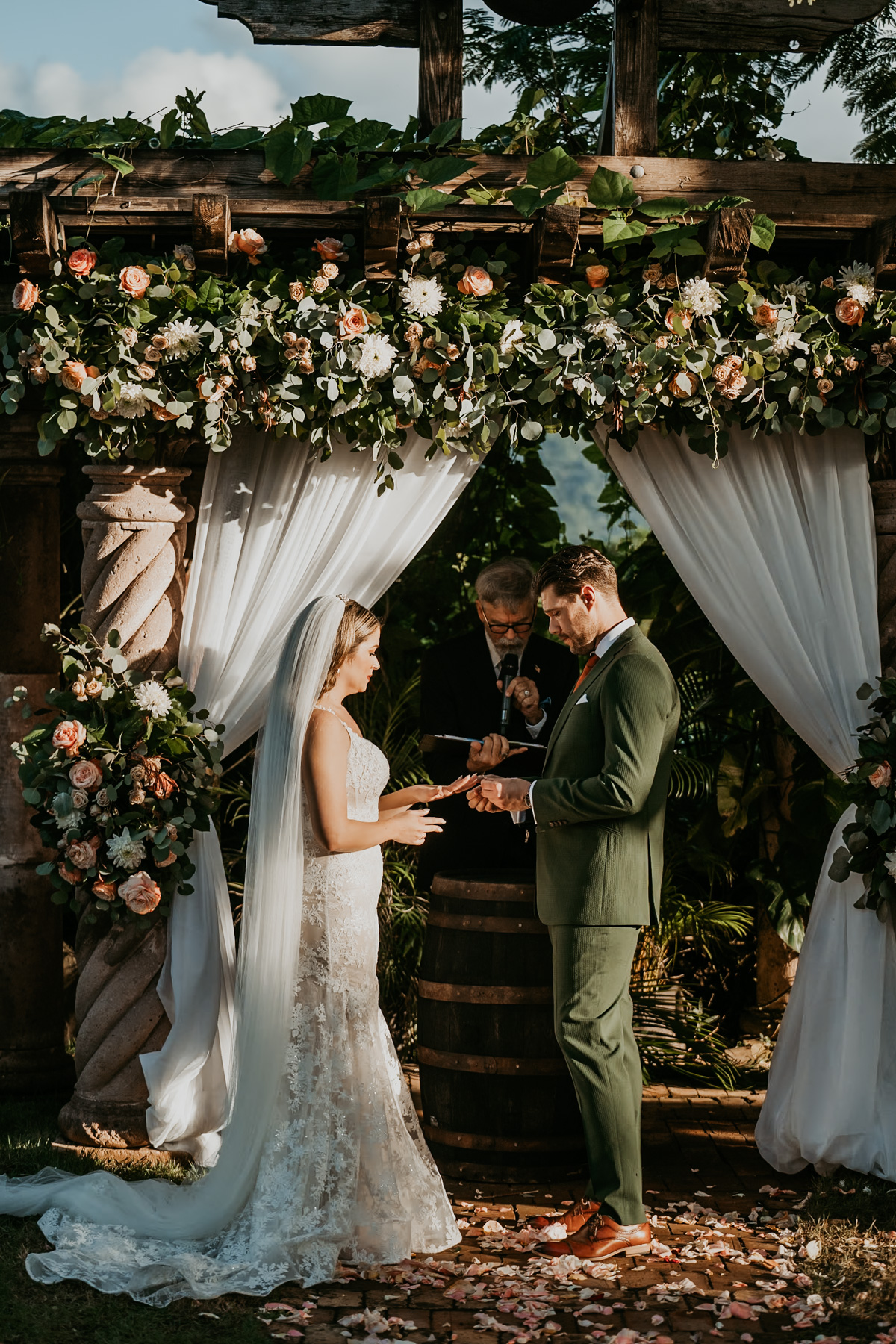 Couple getting married at Hacienda Siesta Alegre for Destination Wedding