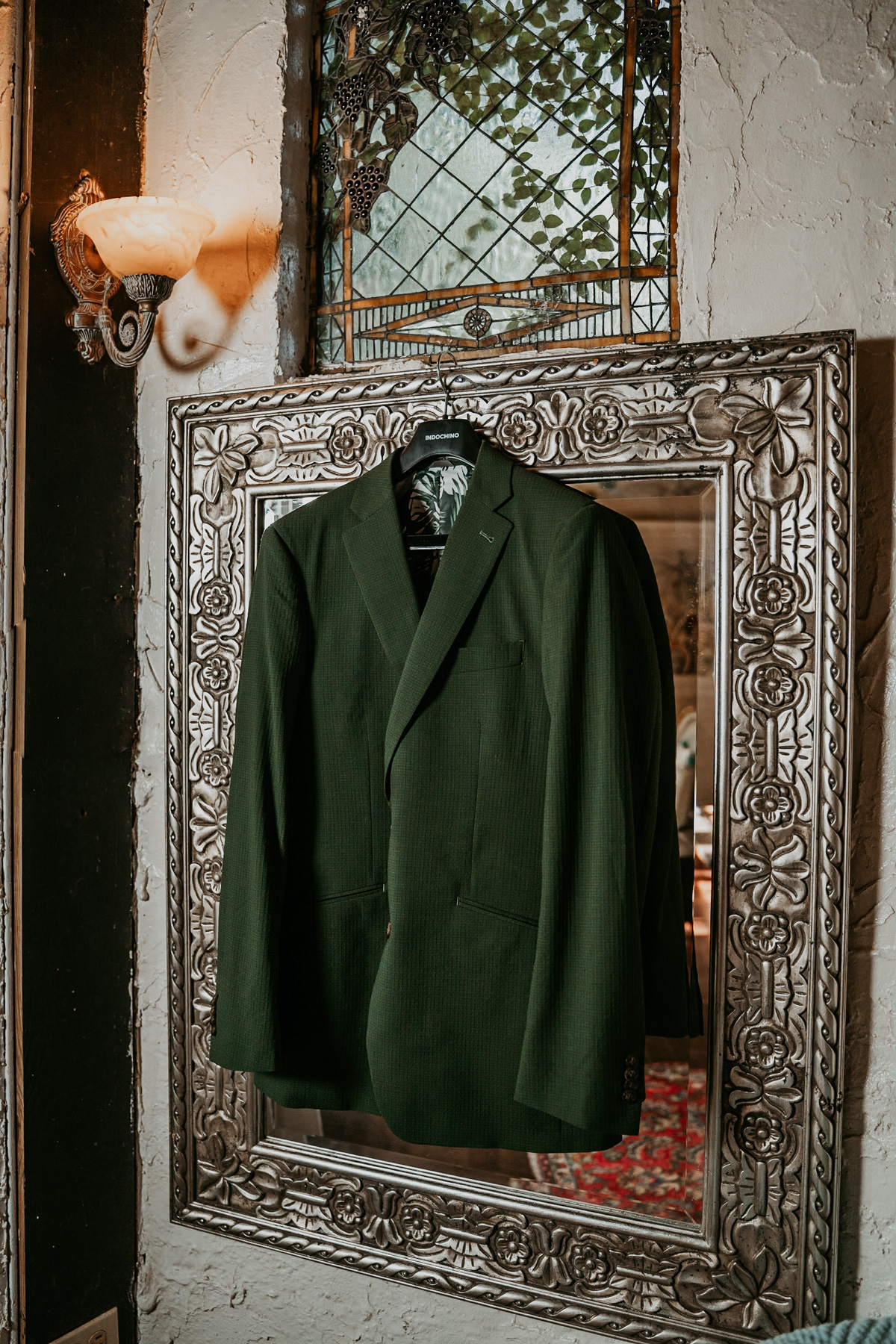 Groom details at Hacienda Siesta Alegre entrance