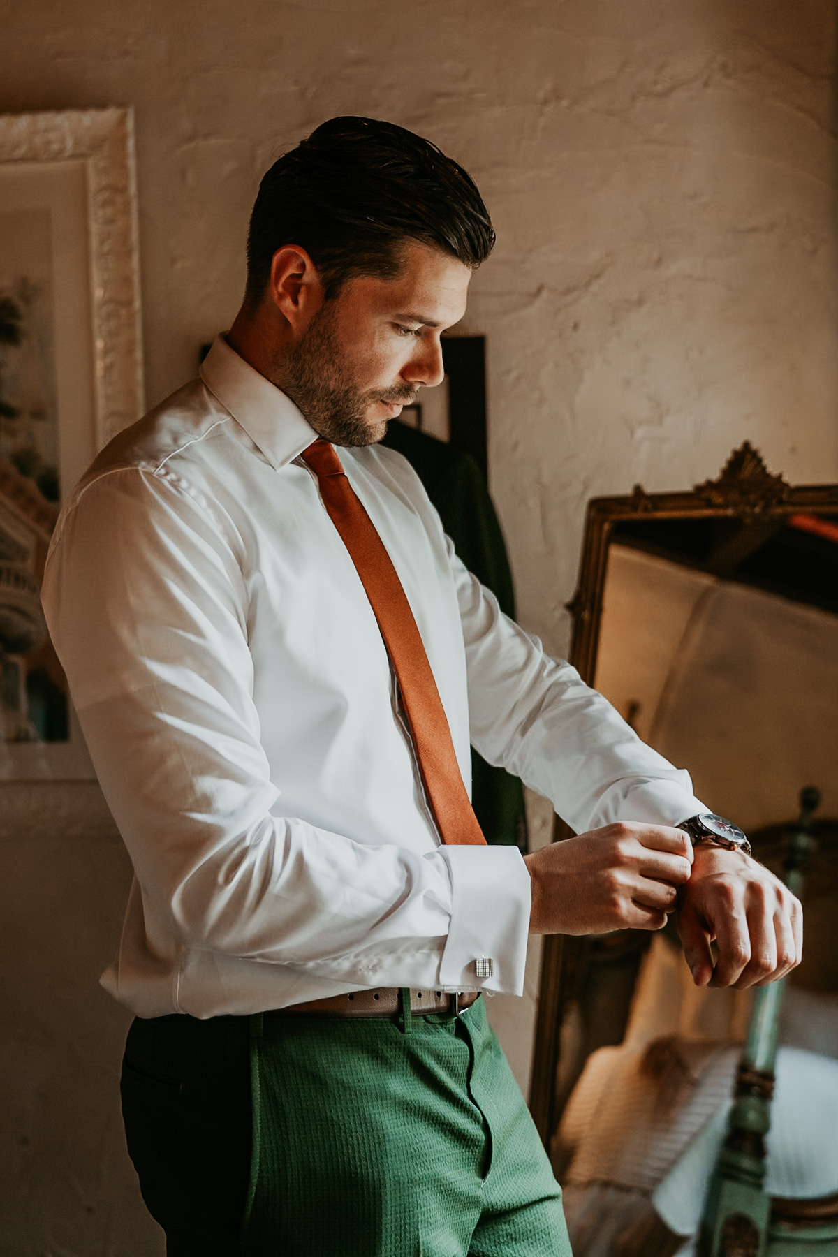 Groom getting ready at Hacienda Siesta Alegre entrance